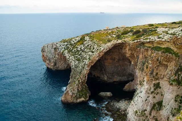 Hiking along the Blue Grotto in Malta