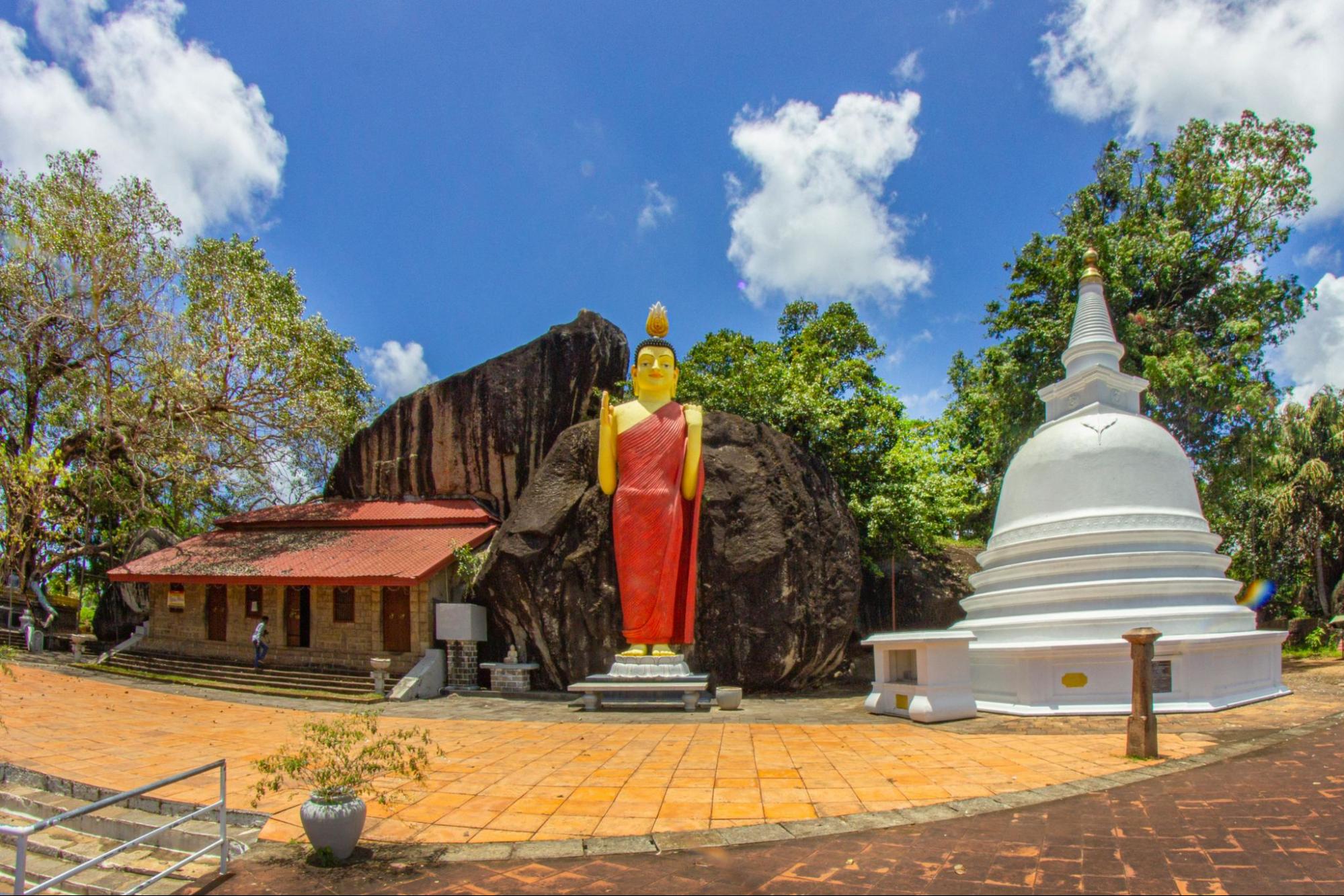 Tourist attractions to visit in Sri Lanka